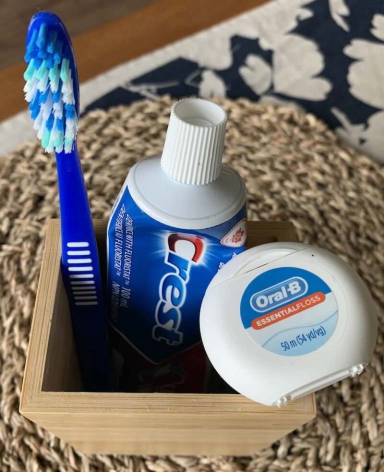A Pain-Free Way to Prevent Plaque and Tartar Buildup Do brushing and flossing prevent plaque and tartar buildup?